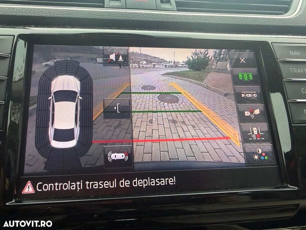 Skoda Superb 2.0 TDI DSG Premium Edition - 31