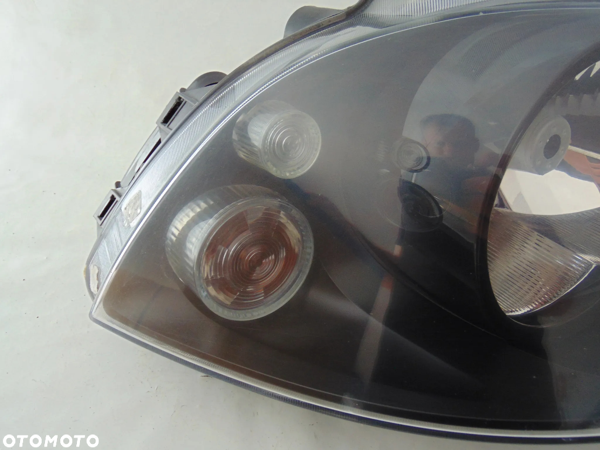 ORYGINAŁ lampa przednia przód prawa 6L1941752M Seat Ibiza 6L 3 III Cordoba 2 II 02-06r - 2