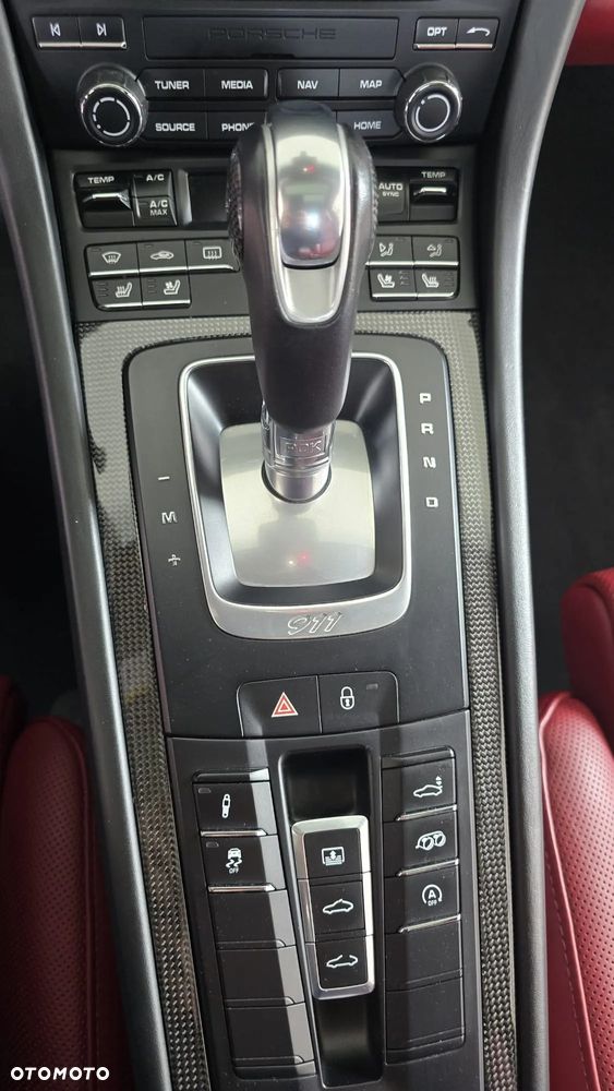 Porsche 911 Carrera 4 GTS PDK - 24