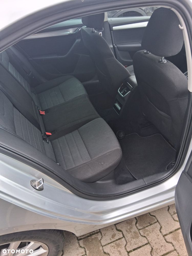 Skoda Octavia 1.6 TDI Style DSG - 7