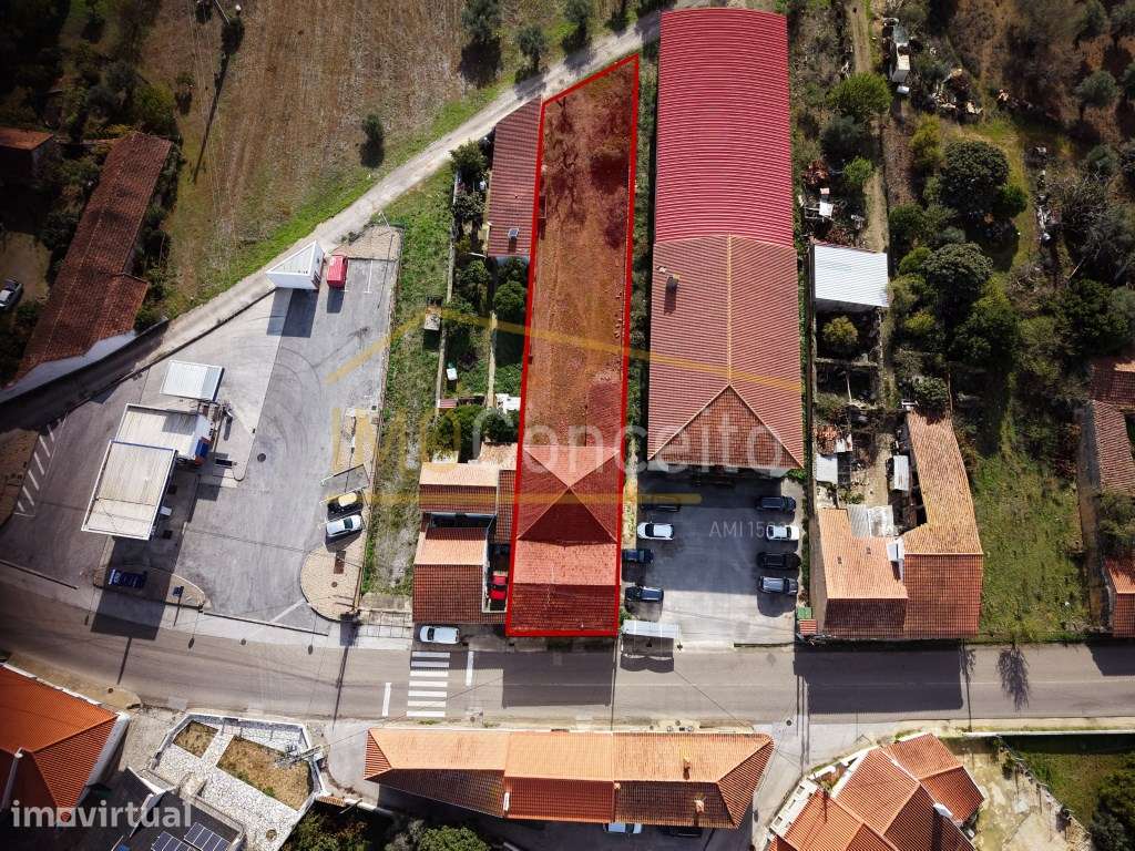 Moradia T4 Térrea 250m2 +Terreno | P/ Renovação - Torres Novas, Zib... - Grande imagem: 2/18