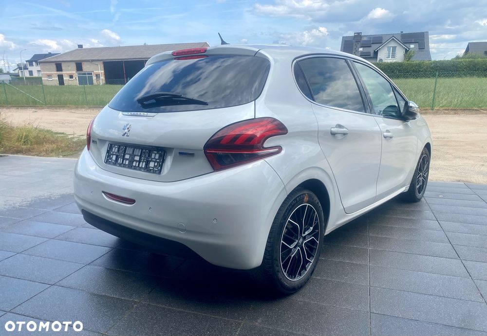 Peugeot 208 PureTech 110 Stop & Start EAT6 Allure - 10