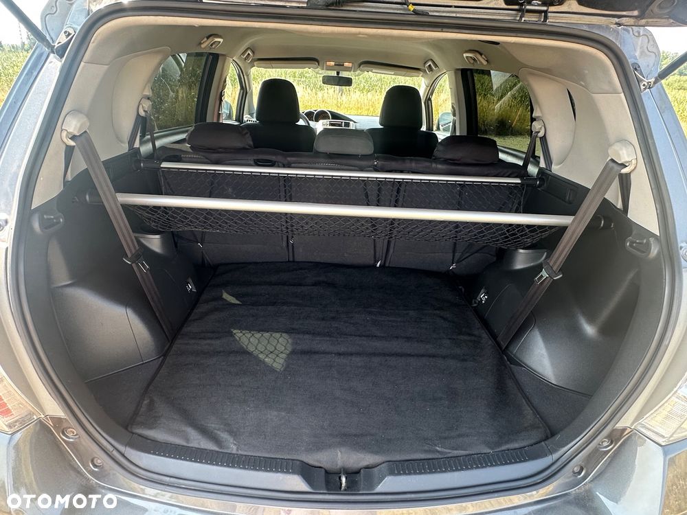 Toyota Verso 1.6 - 6
