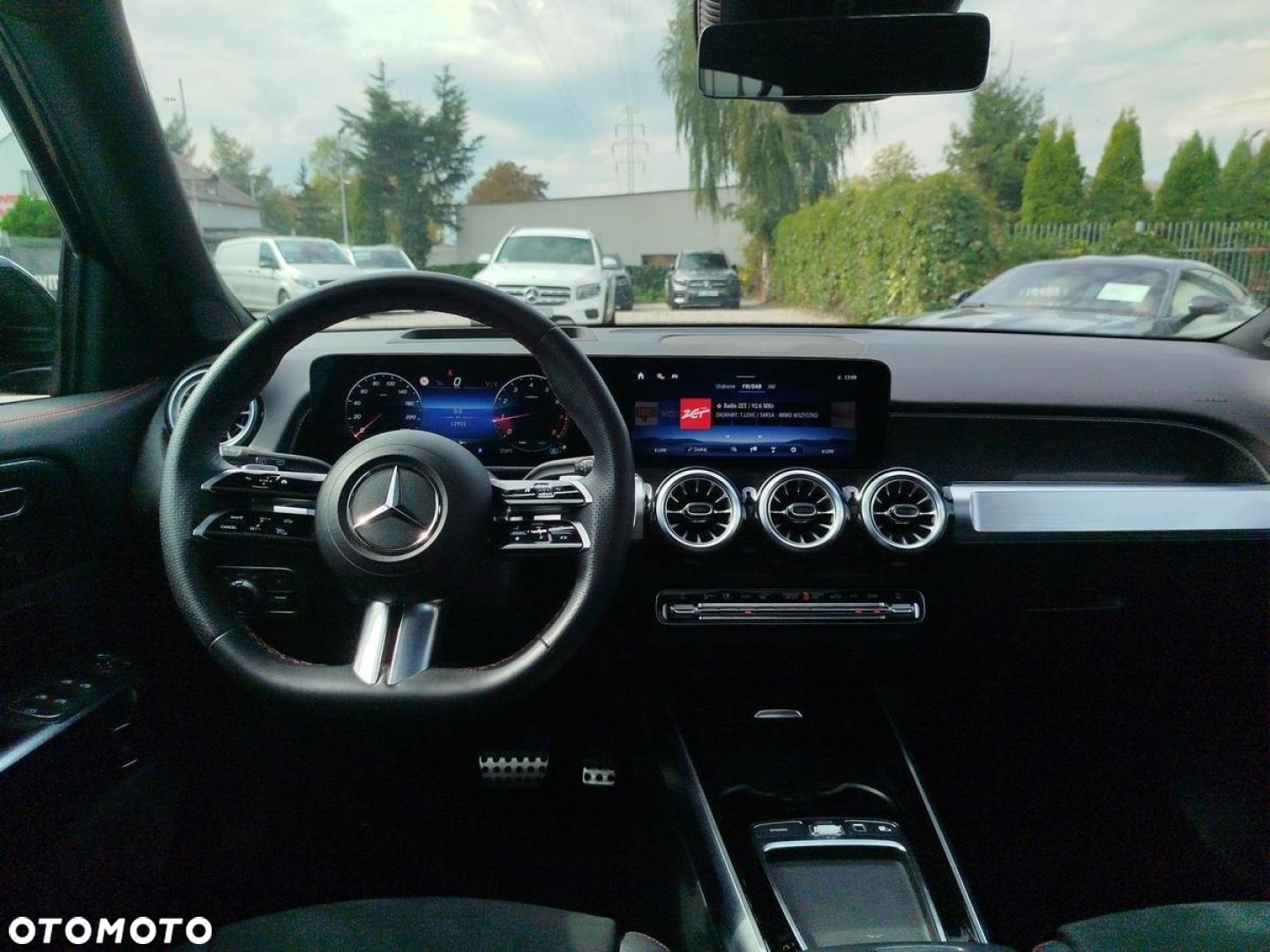 Mercedes-Benz GLB - 22