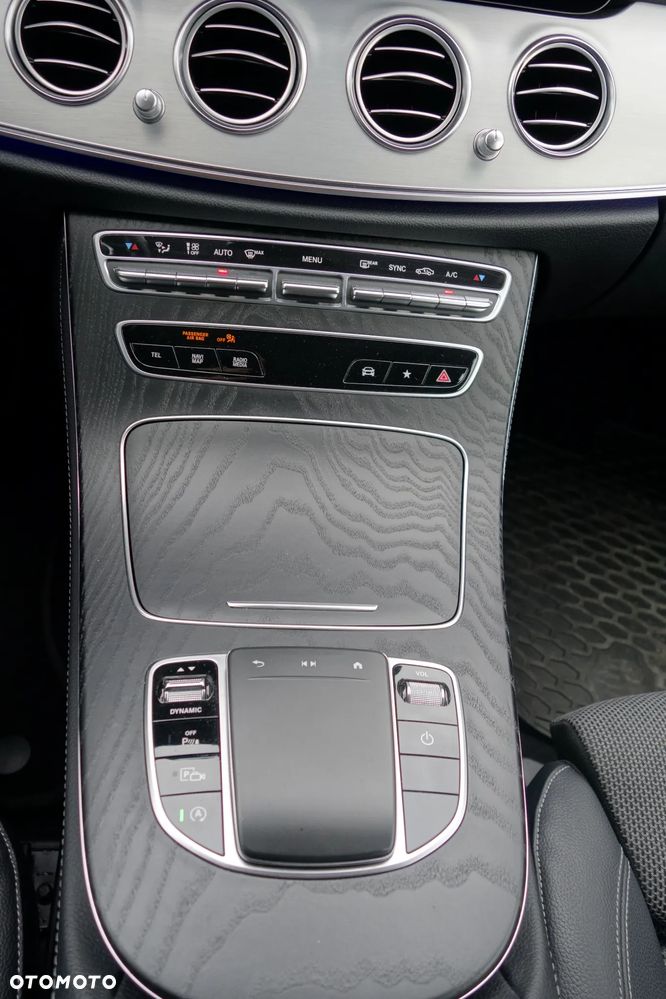 Mercedes-Benz Klasa E 220 d 4-Matic Avantgarde - 21