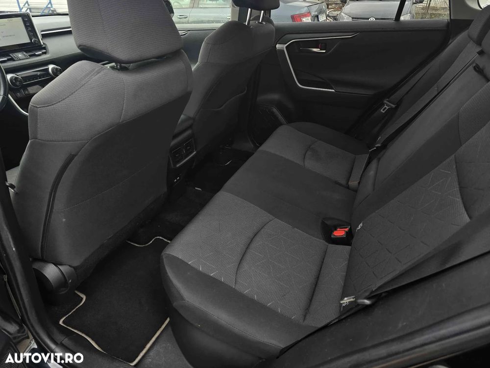 Toyota RAV4 - 9
