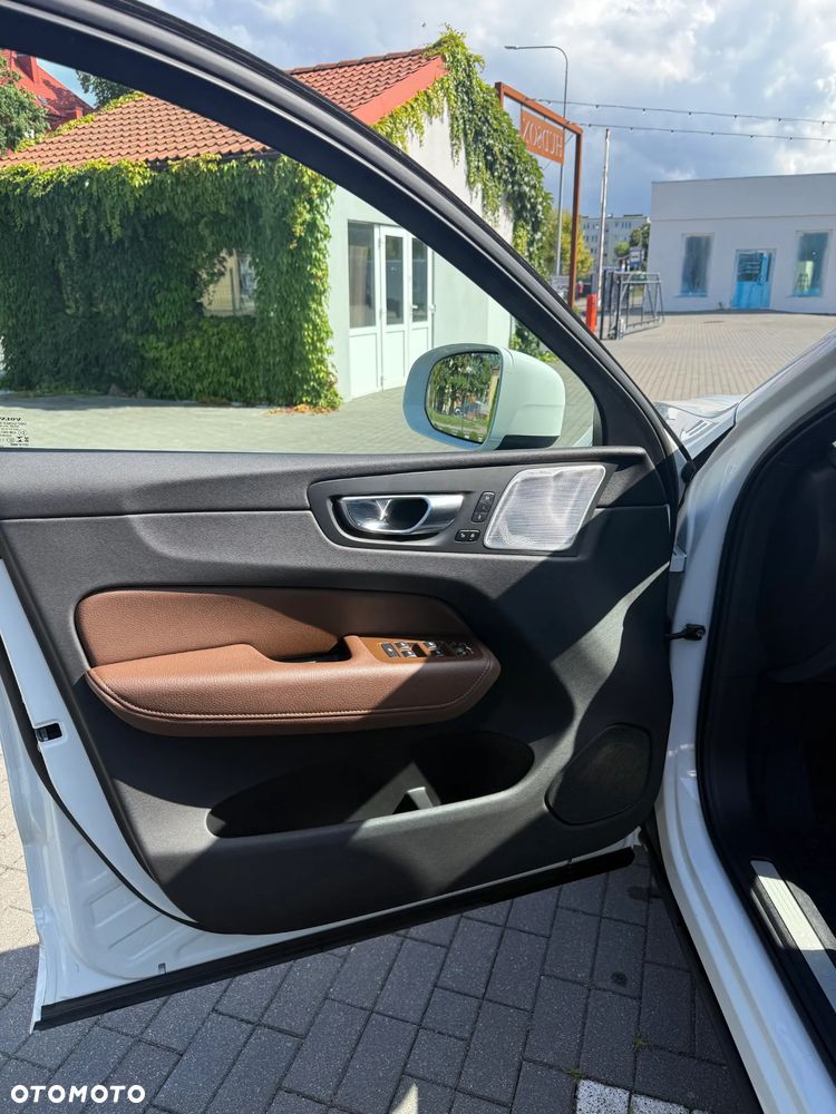 Volvo XC 60 B4 D Inscription - 12