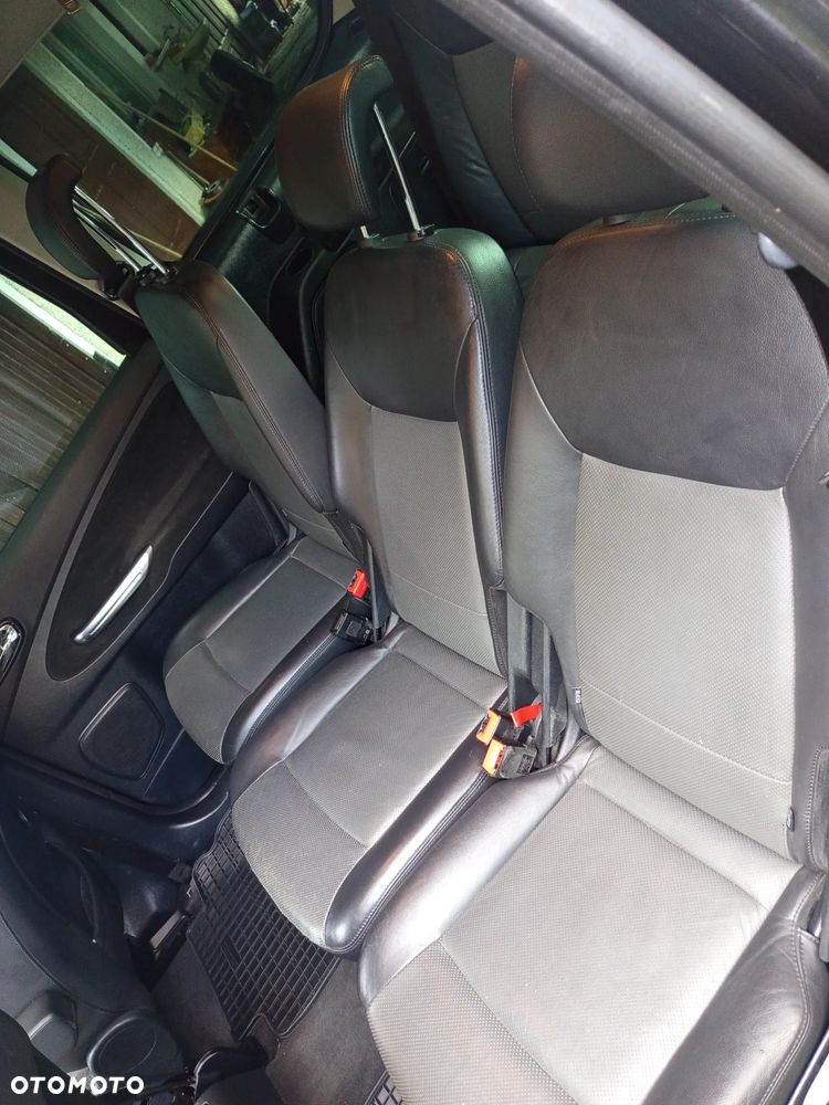 Ford Galaxy 2.0 TDCi Ghia - 30