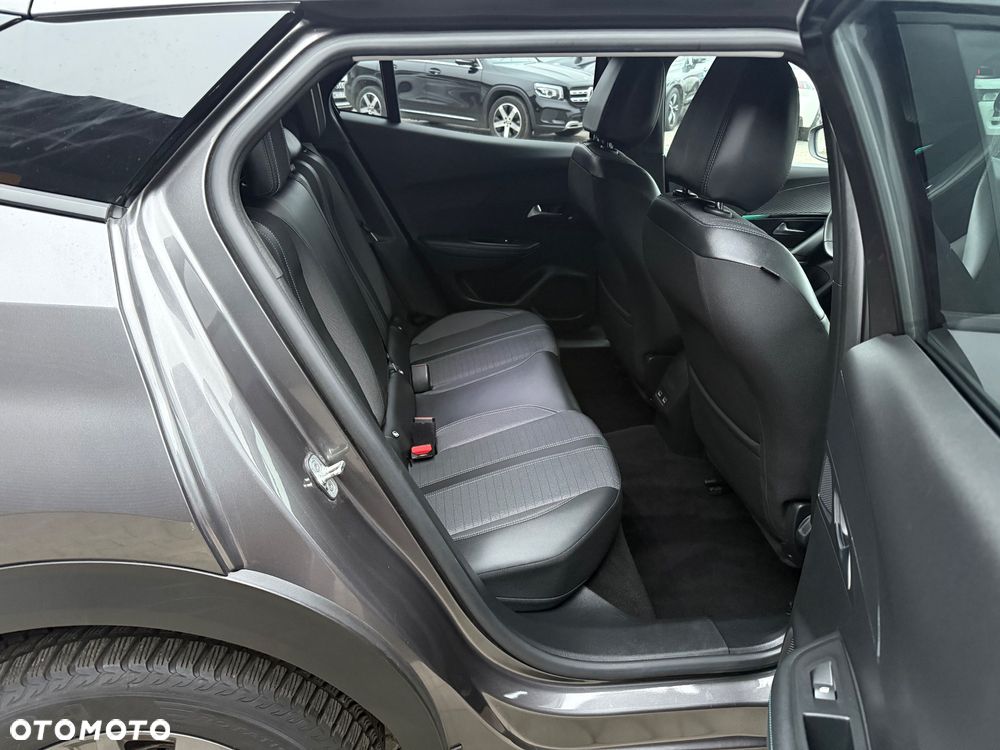 Peugeot 2008 1.2 PureTech Allure S&S EAT8 - 33