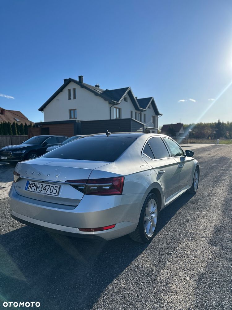 Skoda Superb 2.0 TDI SCR Ambition - 7