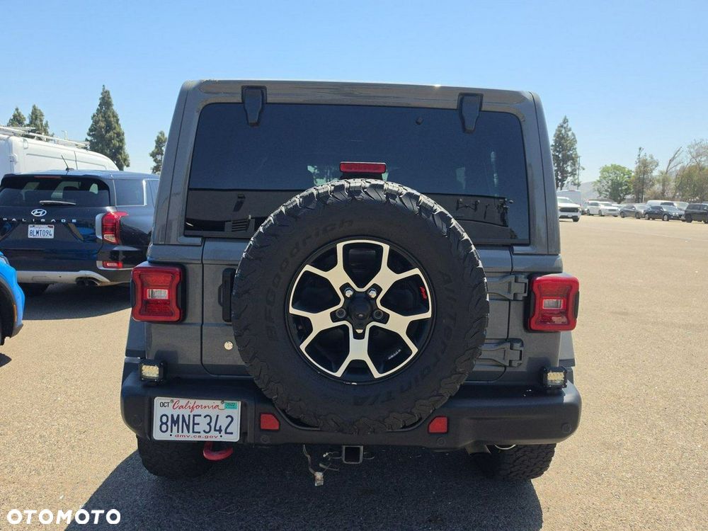 Jeep Wrangler - 12