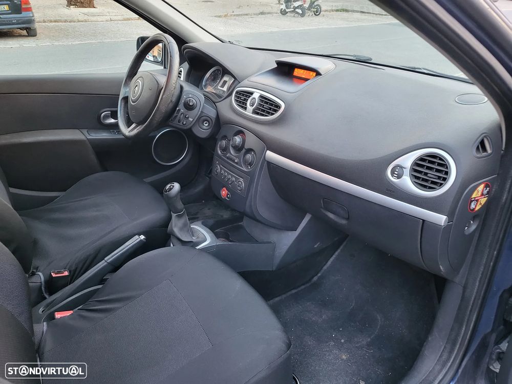 Renault Clio 1.2 16V Luxe - 11