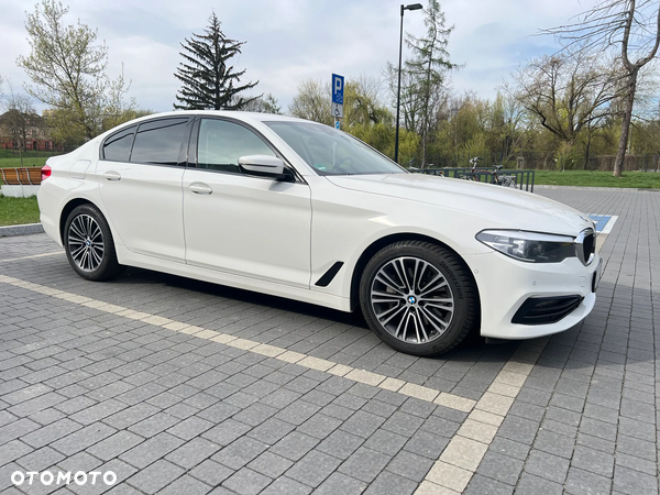BMW Seria 5 530i Sport Line sport