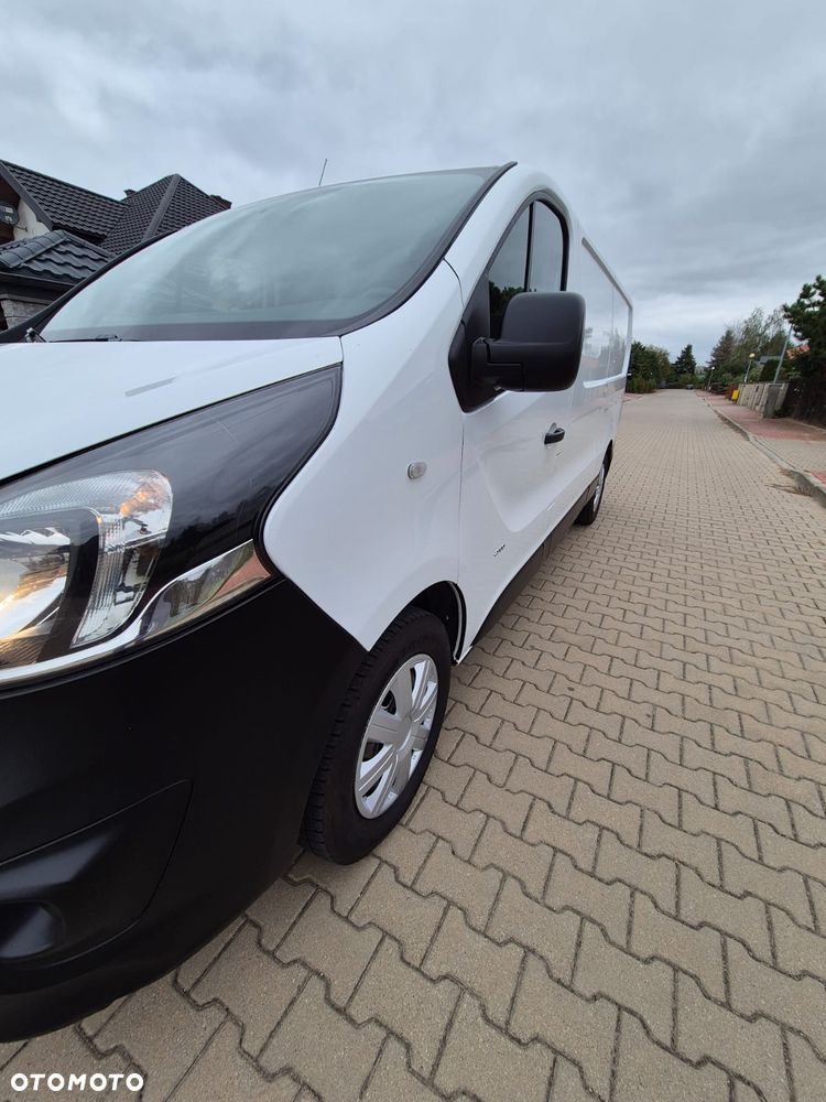 Opel Vivaro 2017r LONG 180tys km webasto super stan - 12