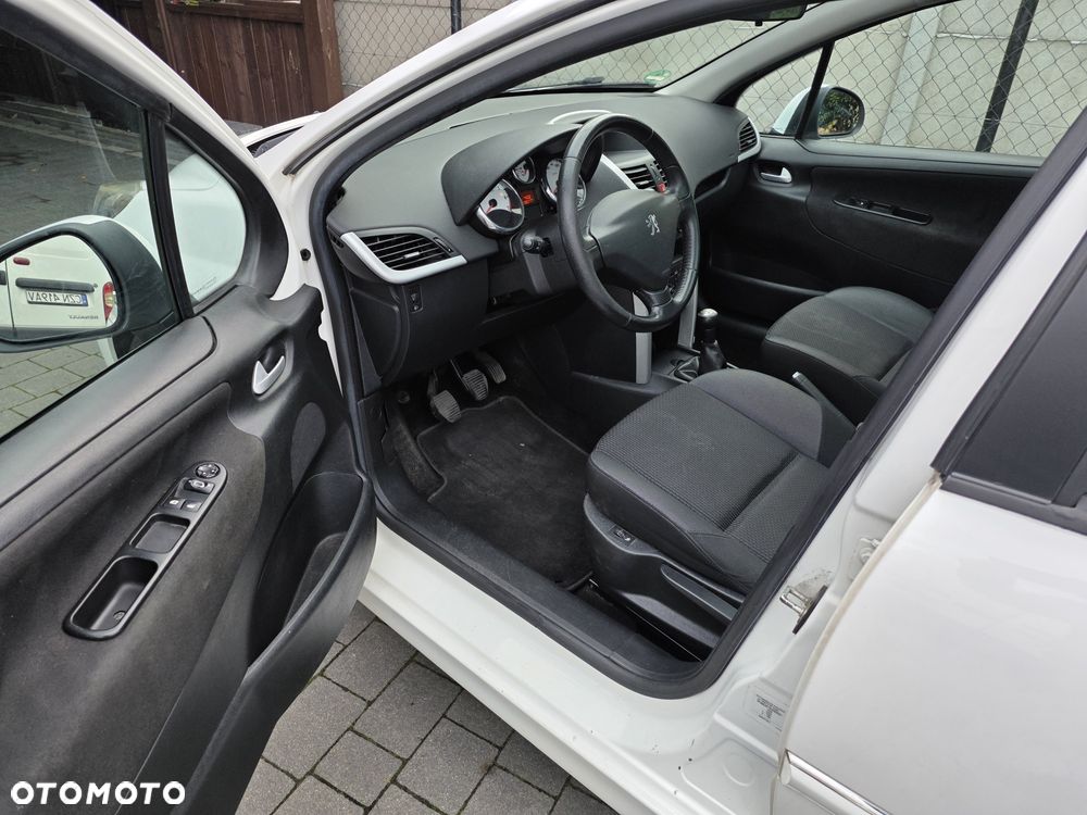 Peugeot 207 - 4