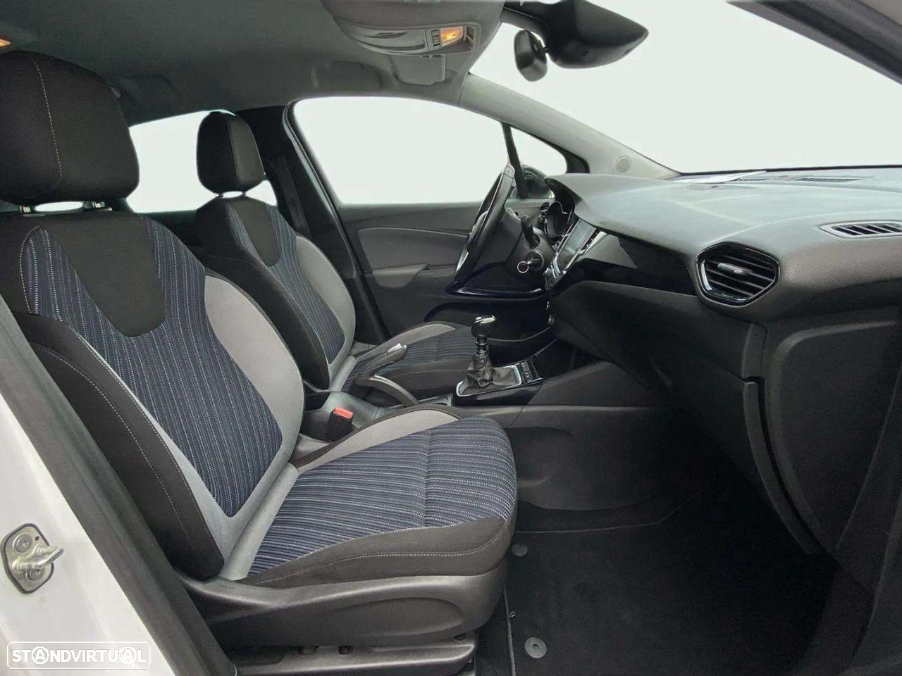 Opel Crossland X - 10