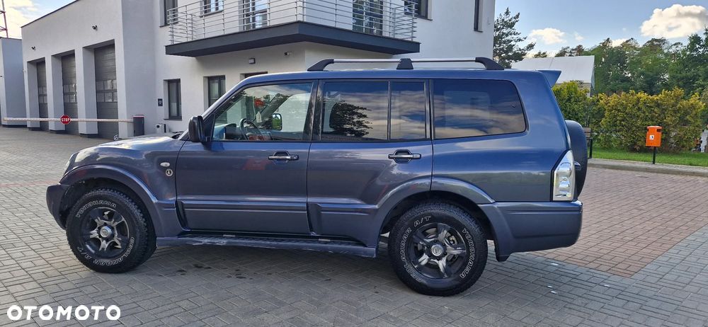 Mitsubishi Pajero - 2