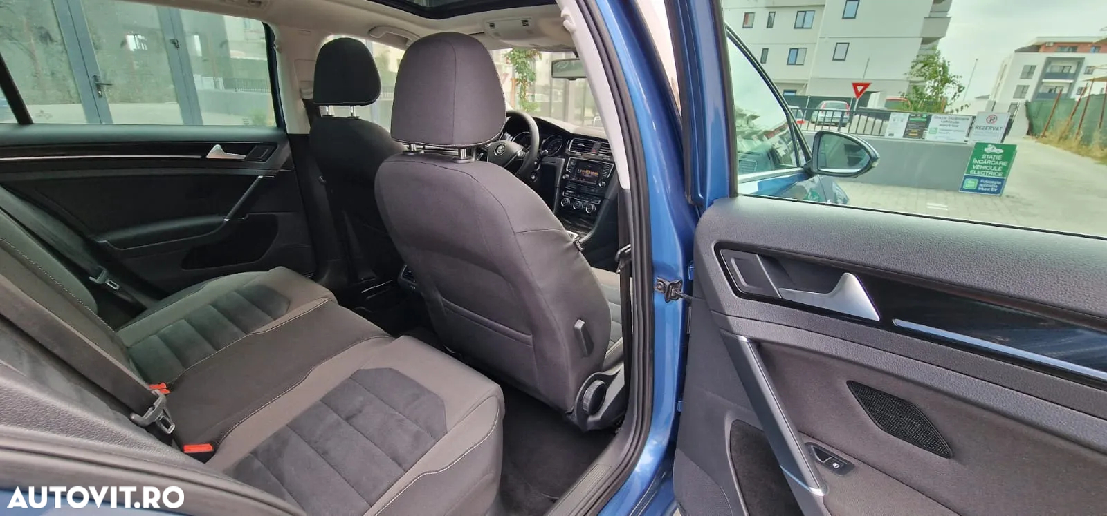 Volkswagen Golf - 8