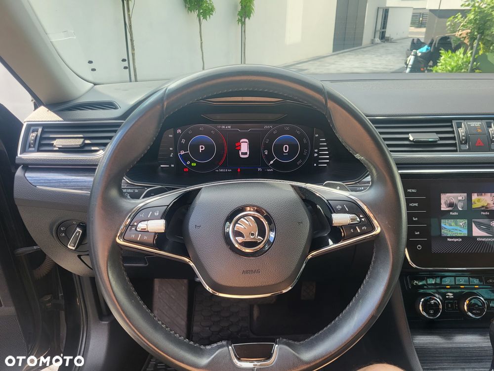 Skoda Superb 2.0 TDI SCR Ambition DSG - 11