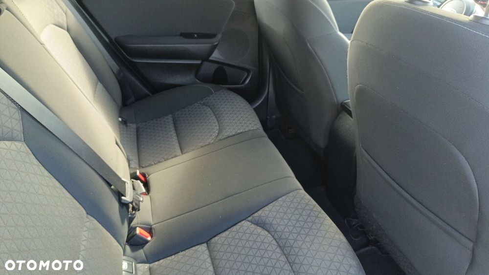 Kia Ceed 1.4 L - 10