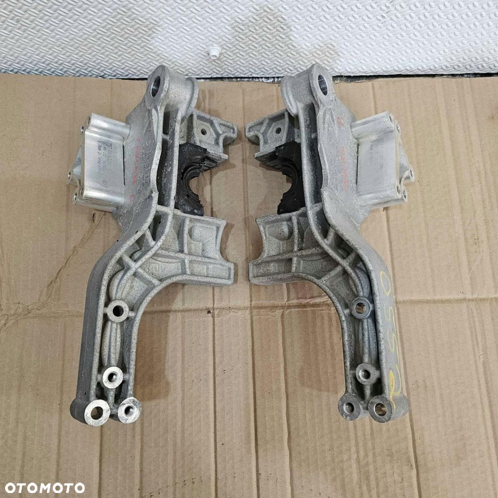porsche taycan 9j1 mocowanie wspornik wózka przód stabilizatora - 2