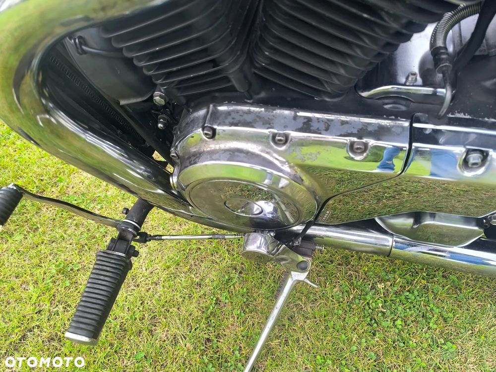 Suzuki Intruder - 11