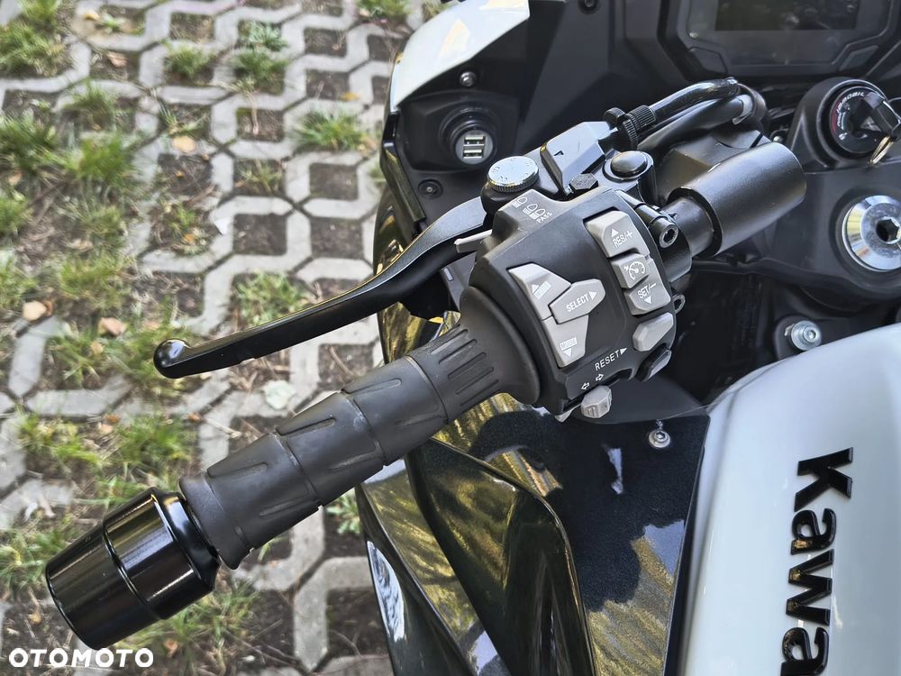 Kawasaki Ninja 1000 SX - 28