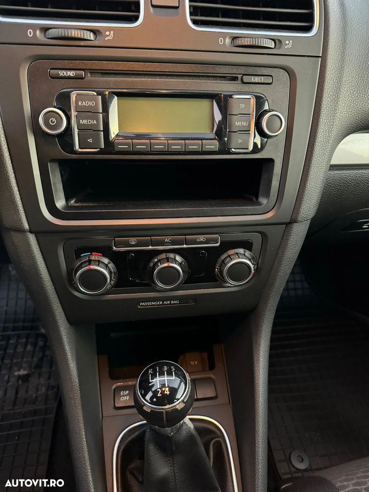 Volkswagen Golf - 25