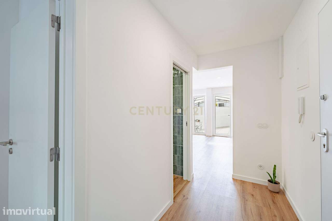 Apartamento T2 Fogueteiro com Logradouro - Grande imagem: 4/42