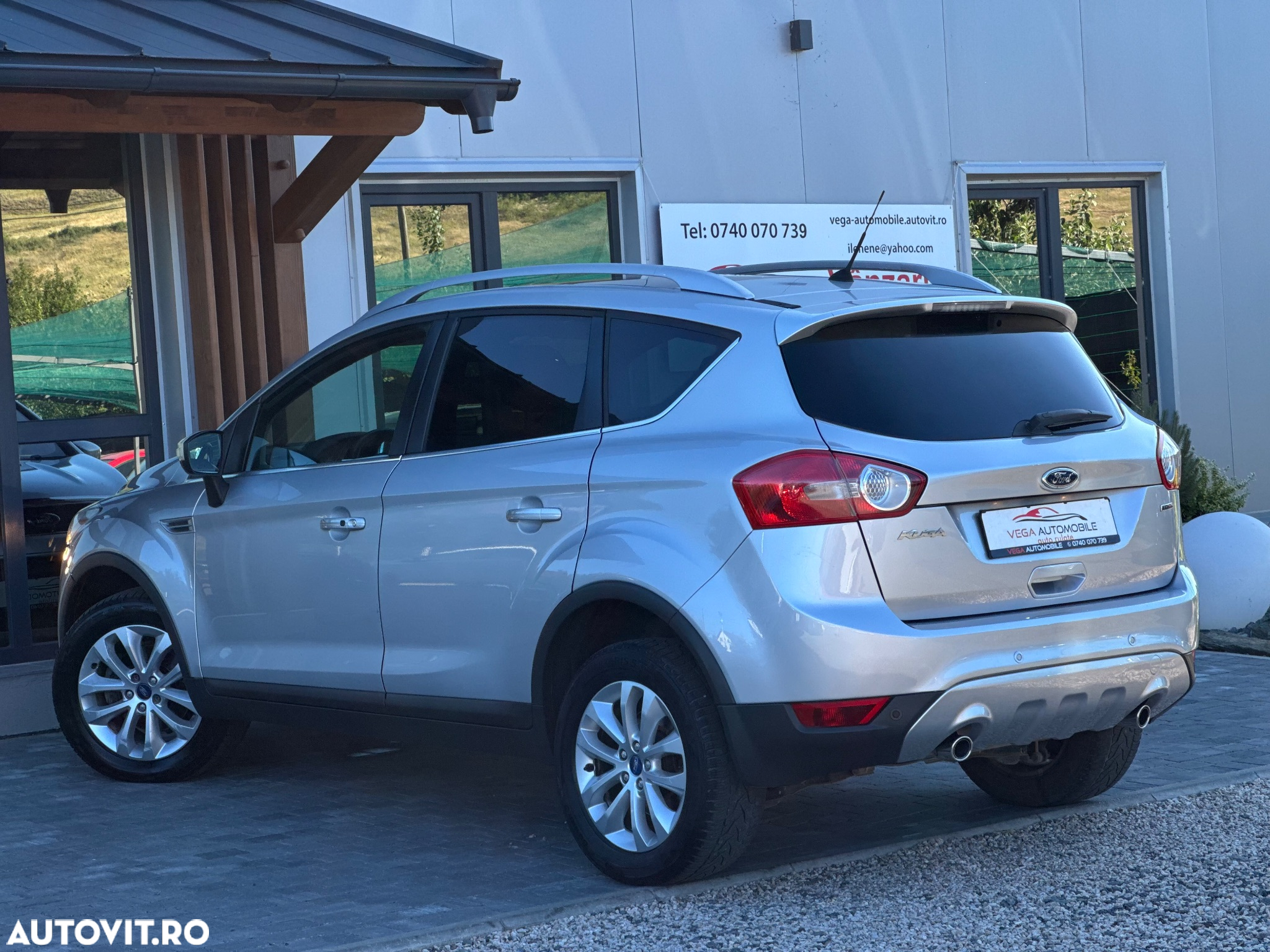Ford Kuga 2.0 TDCi 4x4 Aut. Titanium - 4
