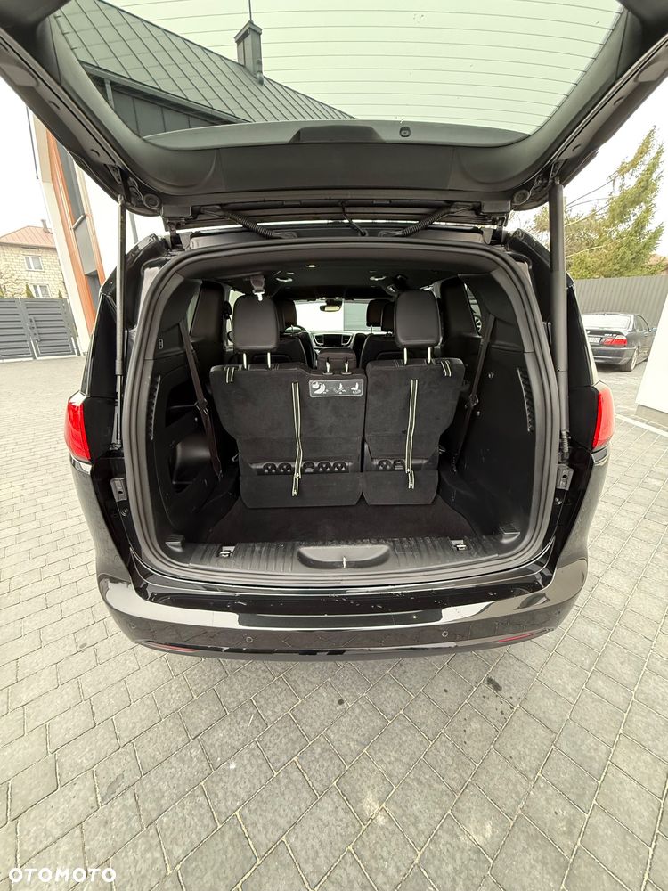 Chrysler Pacifica - 14