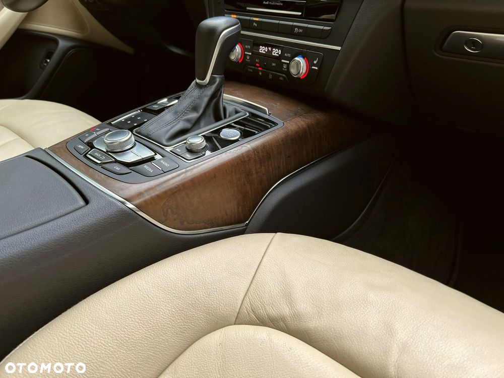 Audi A6 Avant 2.0 TDI Ultra S tronic - 24