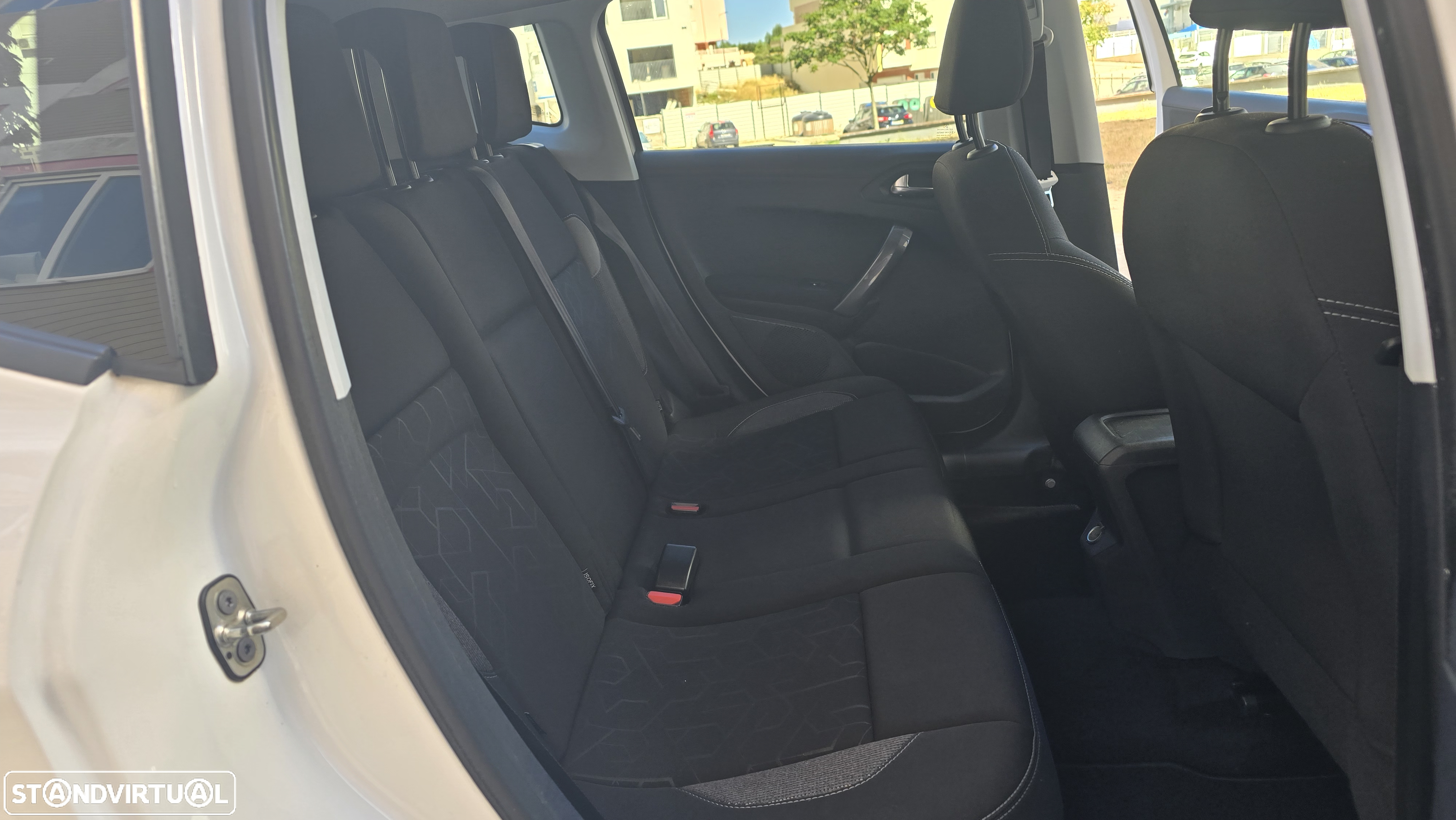 Peugeot 2008 1.2 PureTech Style - 21