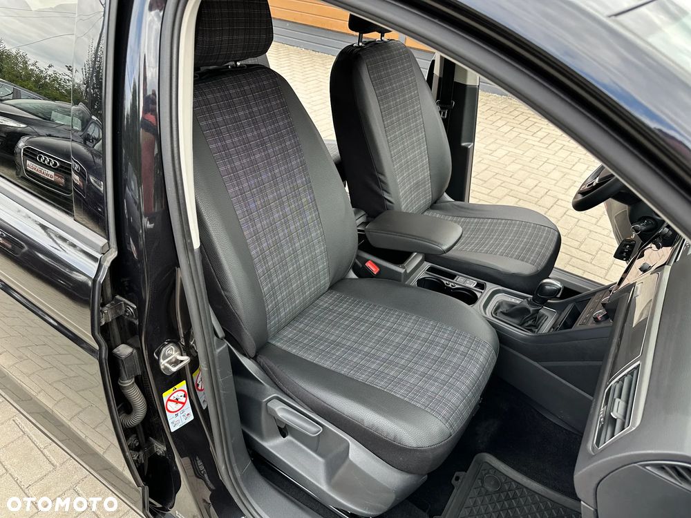 Volkswagen Touran - 20