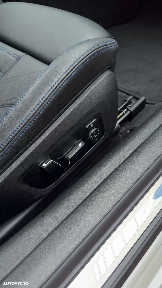 BMW Seria 4 M440i xDrive AT MHEV - 33