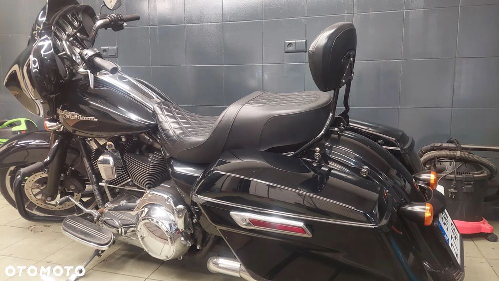 Harley-Davidson Touring Street Glide - 1