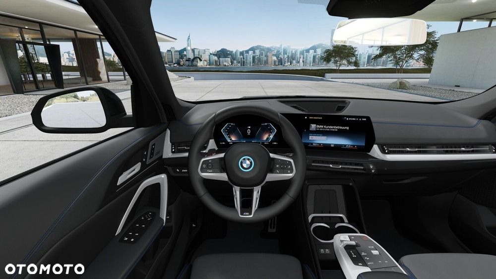 BMW iX1 - 12