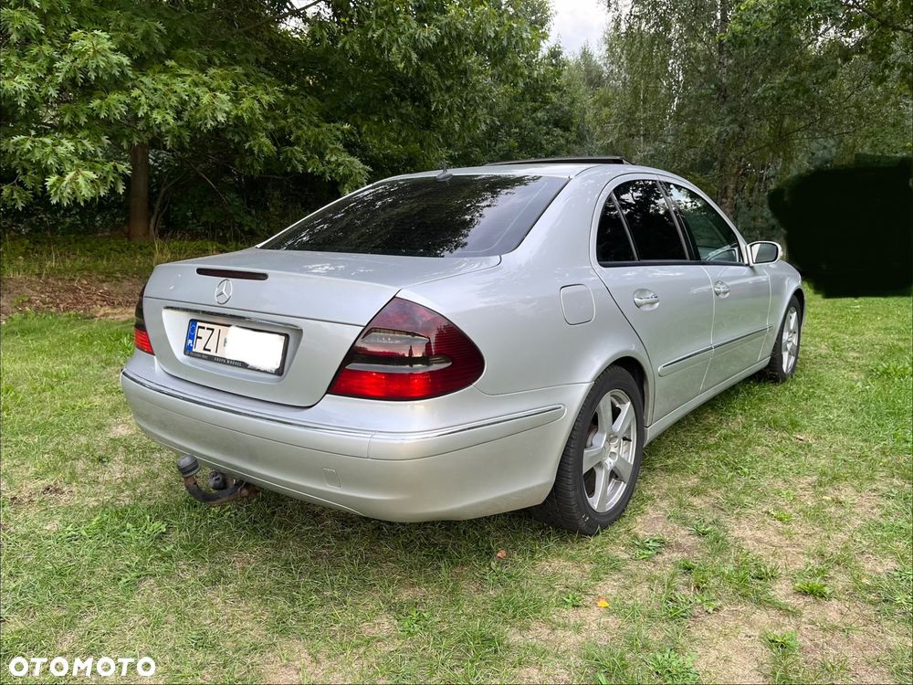 Mercedes-Benz Klasa E 500 4Matic Automatik Avantgarde - 8