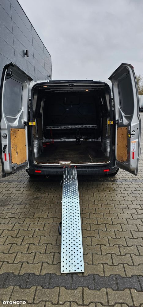Ford TRANSIT CUSTOM - 24