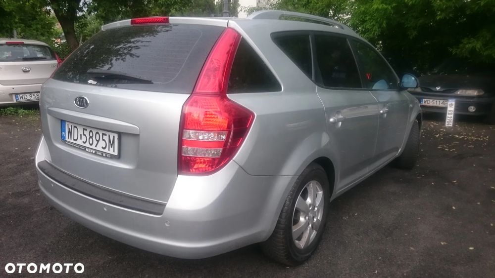 Kia Ceed 2.0 crdi Optimum + - 4