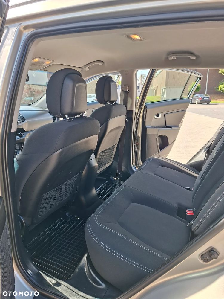 Kia Sportage 2.0 CRDI M AWD - 13