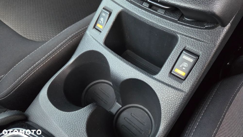 Nissan Qashqai 1.3 DIG-T N-CONNECTA - 28