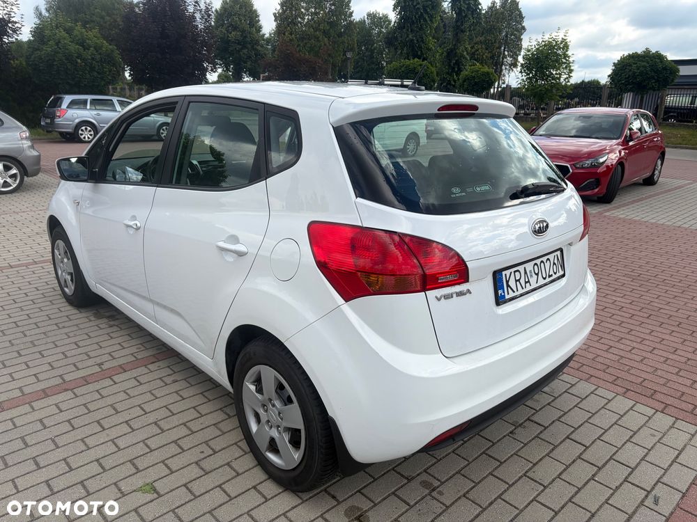 Kia Venga 1.4 L - 8