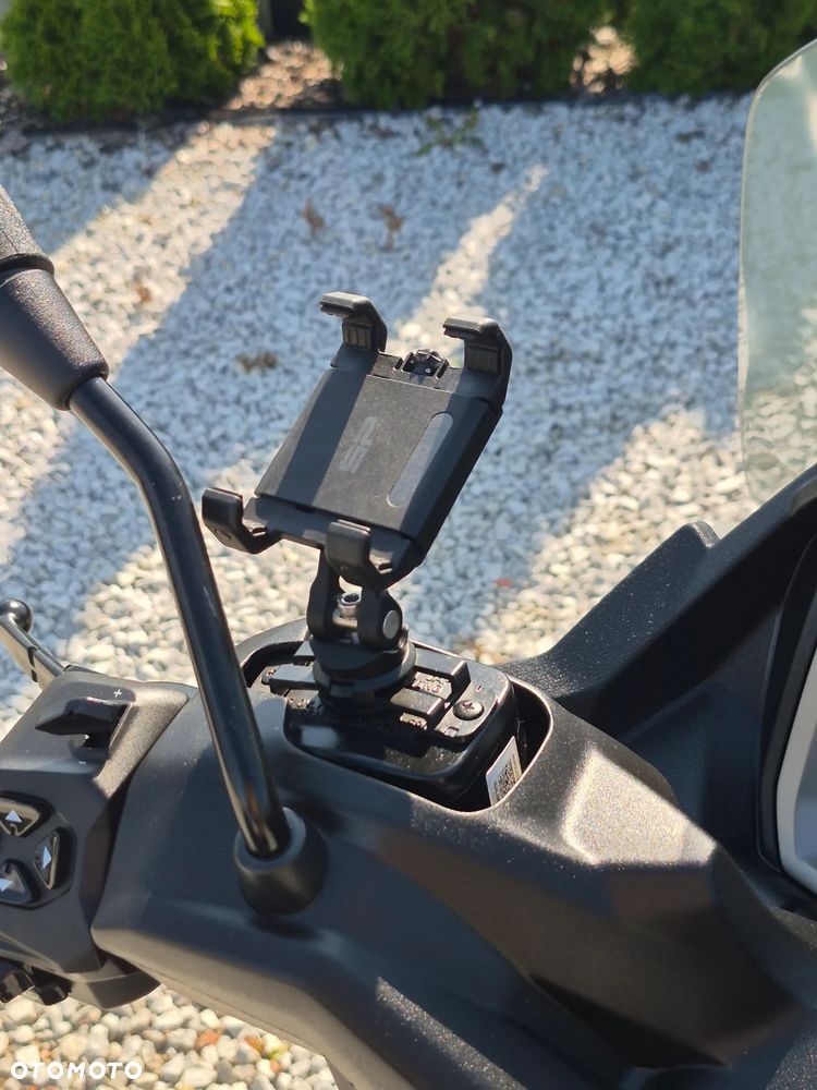 Piaggio MP-3 - 27