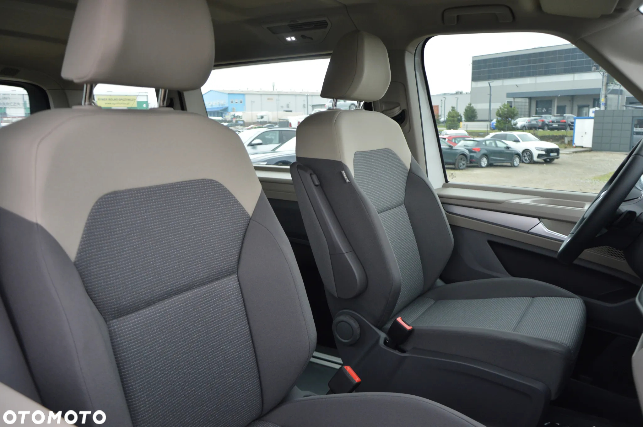 Volkswagen Multivan - 14