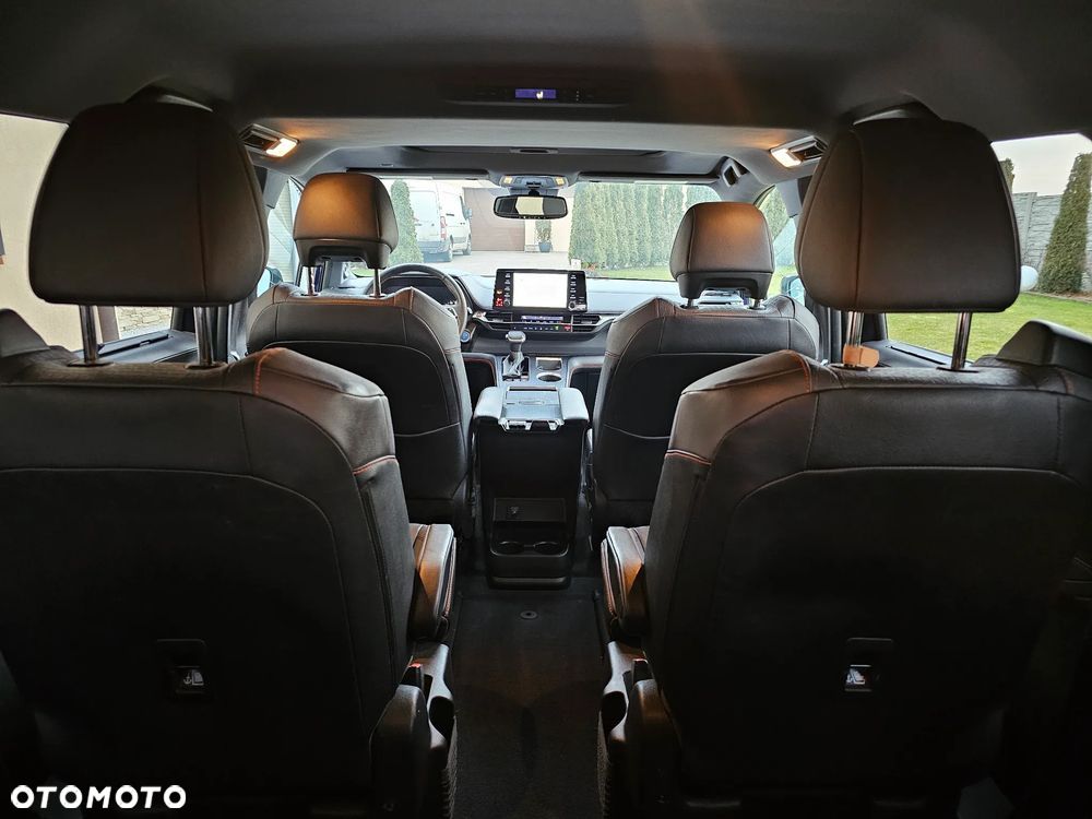 Toyota Sienna - 9