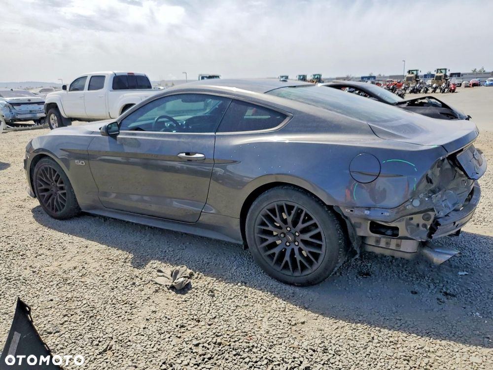 Ford Mustang 5.0 V8 GT - 4
