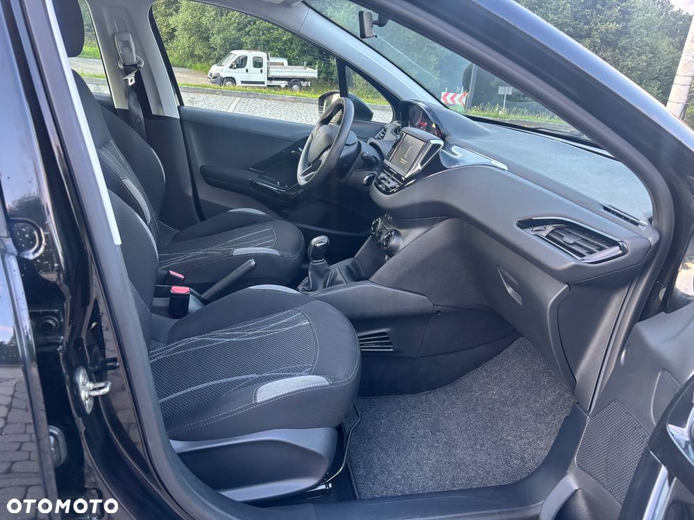 Peugeot 208 PureTech 82 Style - 18