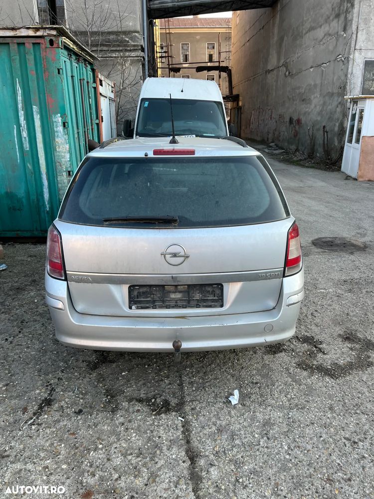 Dezmembrez Opel Astra H break gri argintiu Z157 1,9 CDTI - 5