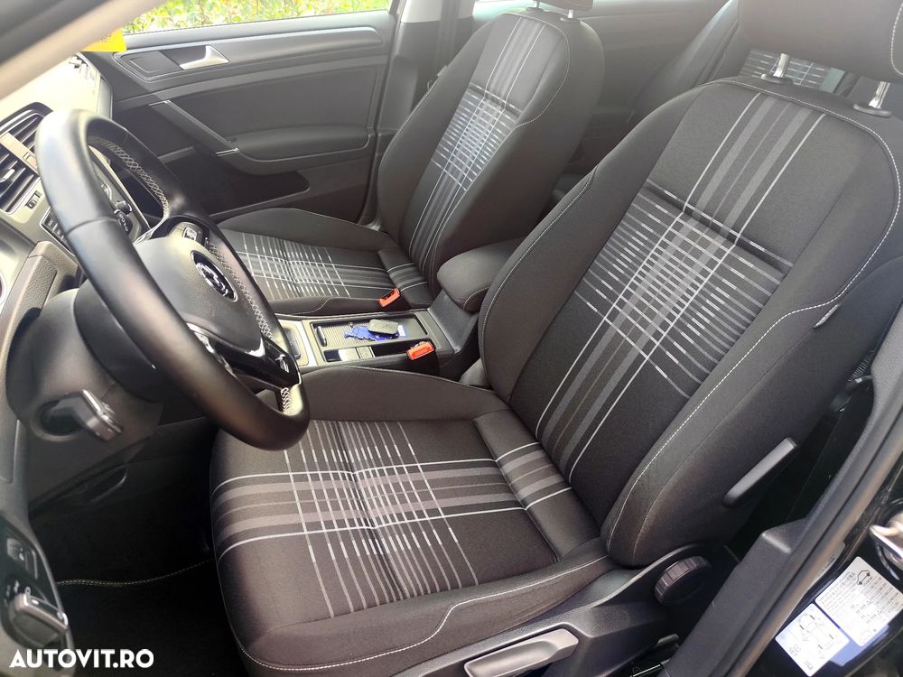 Volkswagen Golf 1.6 TDI BlueMotion Technology Lounge - 7